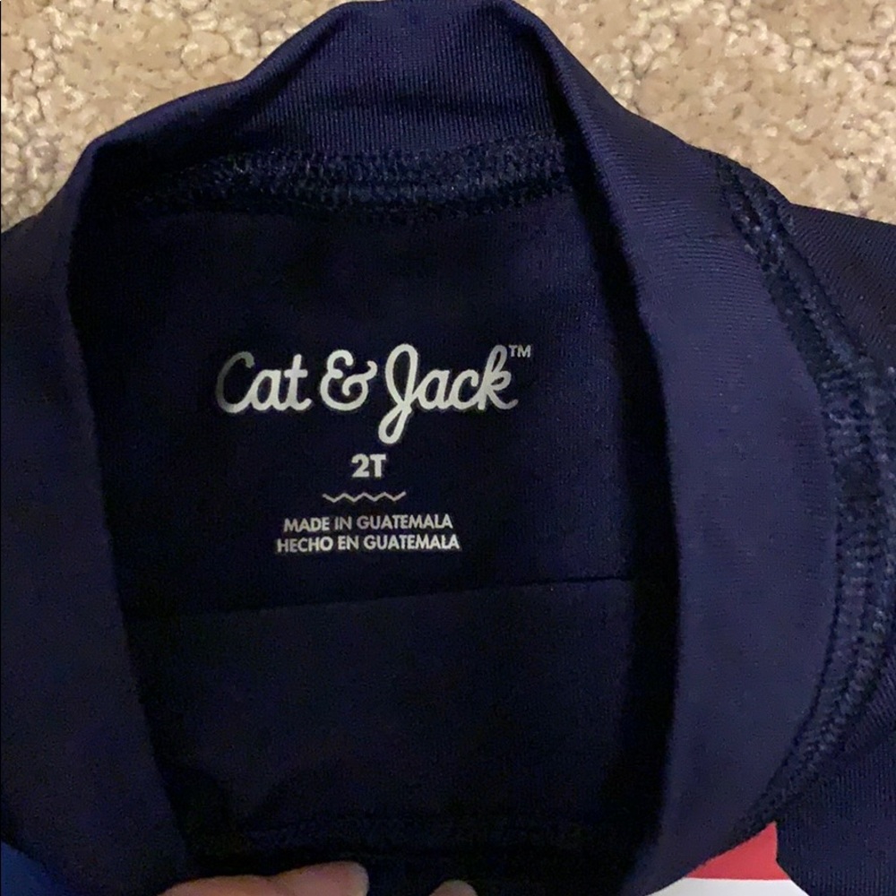 Cat & Jack Short Sleeve Rash Guard 2T - Picture 2 of 3